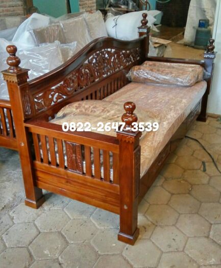 Bale-Bale Daybed Rahwana Kayu Jati + Busa Dudukan 3 bale bale, daybed, bale bale rahwana, bale bale kayu jati, daybed ukiran, daybed ukiran kayu jati, daybed kayu jati, bale bale ukiran kerawang