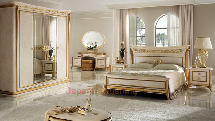 Set Tempat Tidur Mewah Golden Scarf on White - Kamar Set